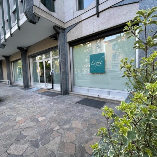 Centro Estetico Light & Beauty vetrina negozio a Treviglio